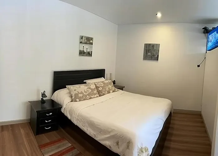 Nice Apartment Independent In Front Business Center